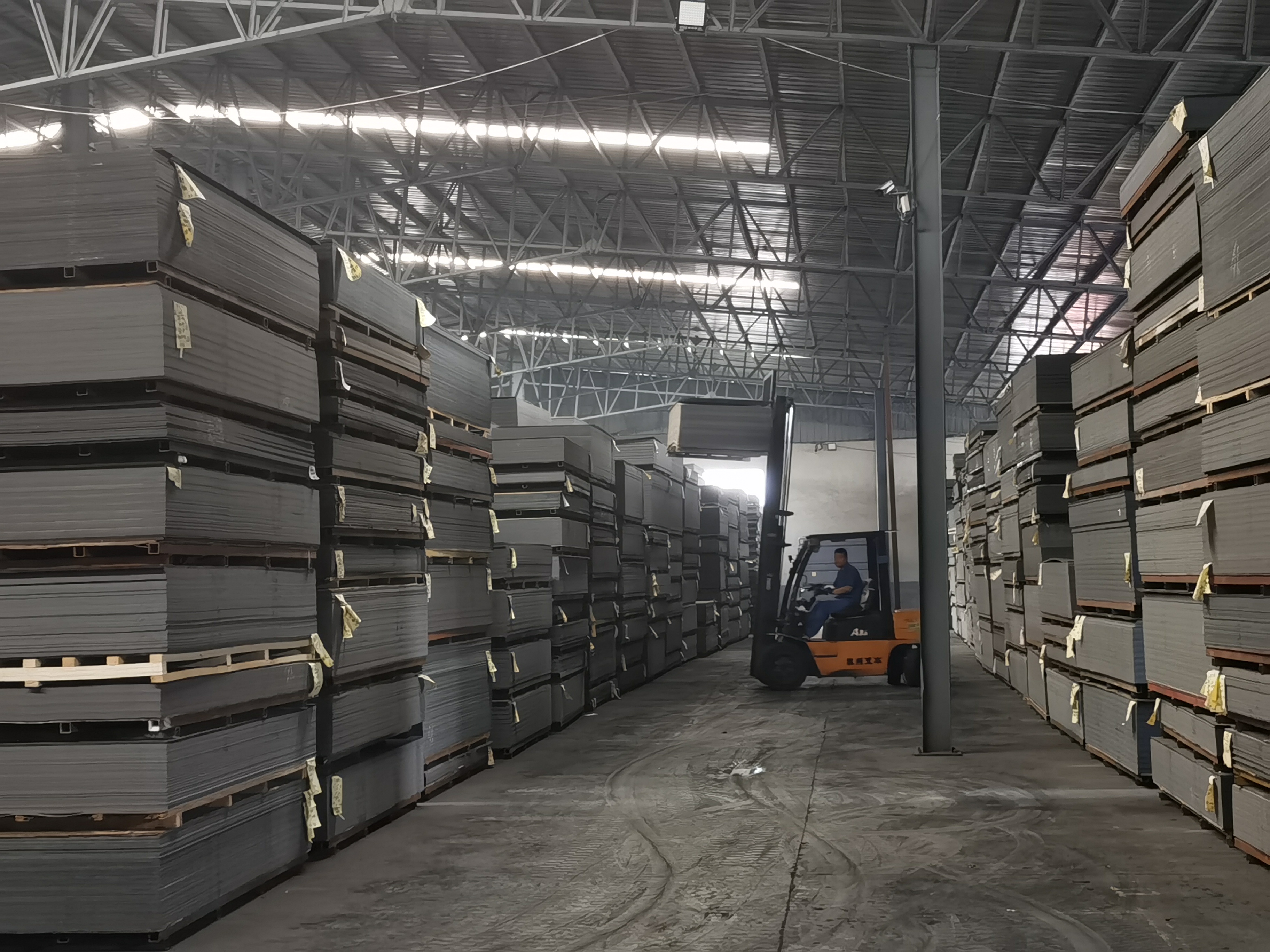 鋁塑板生產(chǎn)廠家說(shuō)鋁塑板施工接縫處理